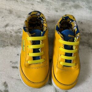 Toddler Reebok minion shoes size 8